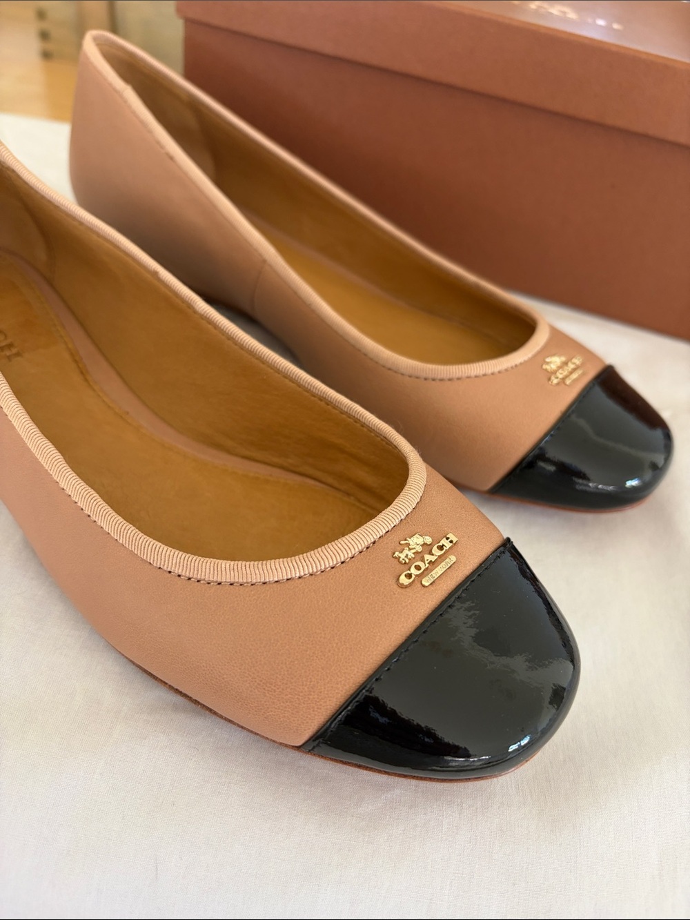 COACH Women's Two-Tone Cap Toe leather Ballet Flats - Blush/Black - New
